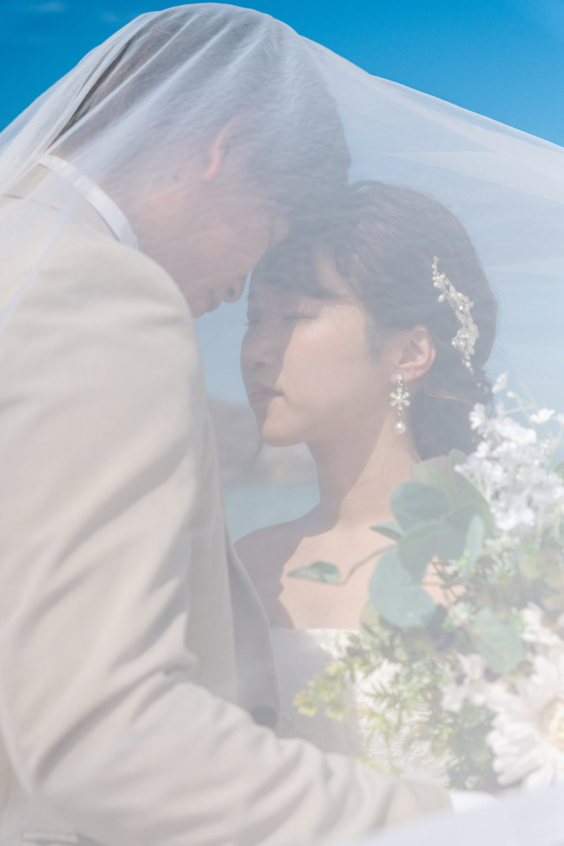 ベールに包まれて