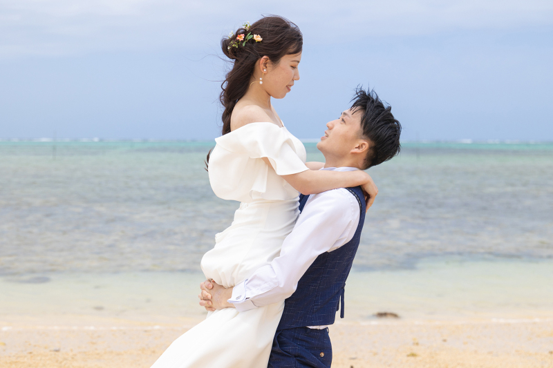 冨着ビーチでフォトウェディング