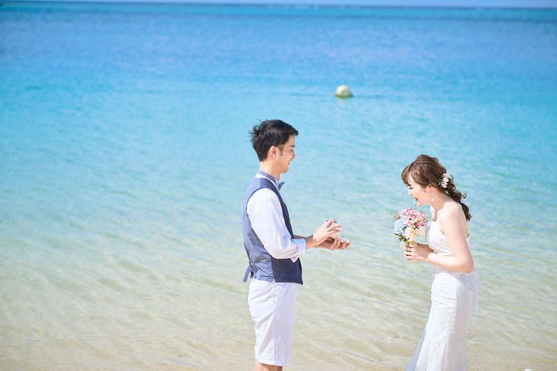 沖縄の海でプロポーズ！
