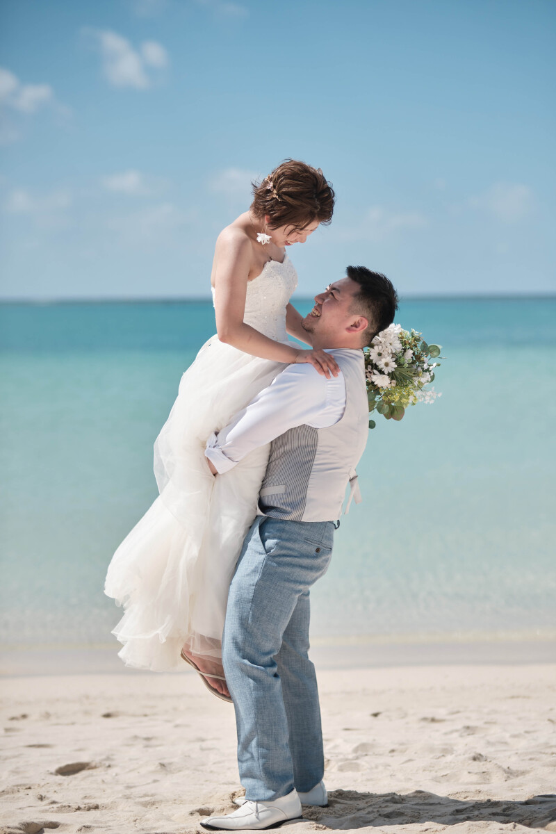 新婦様を抱っこ