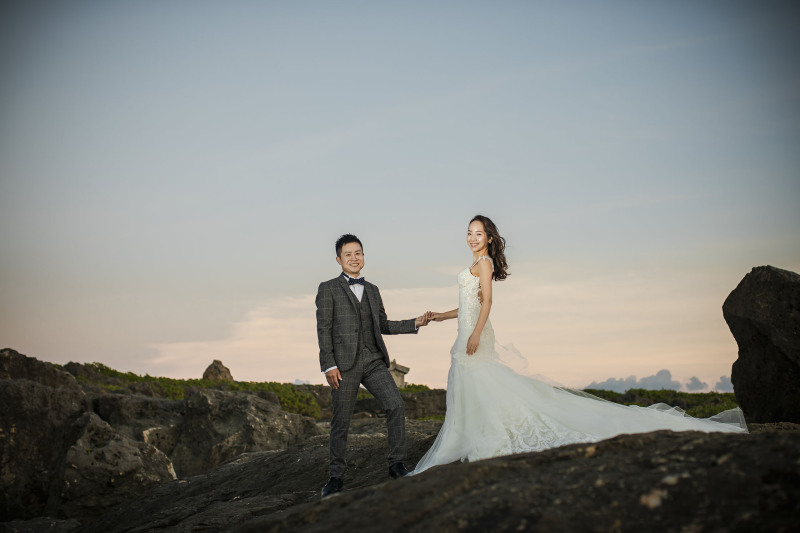 手を取り合って♬