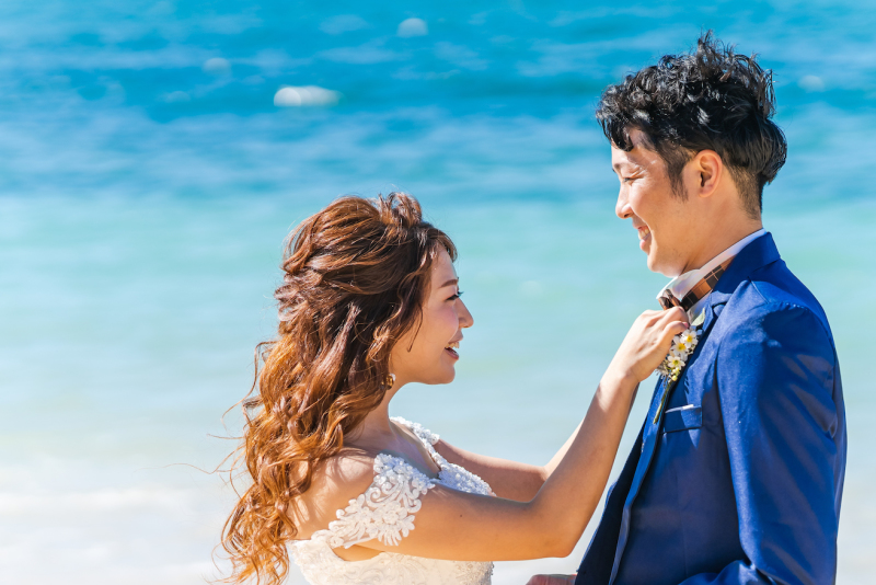 ズレた蝶ネクタイを、、