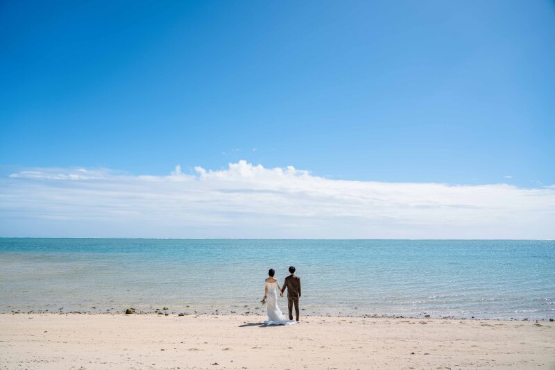 青く広い空と海