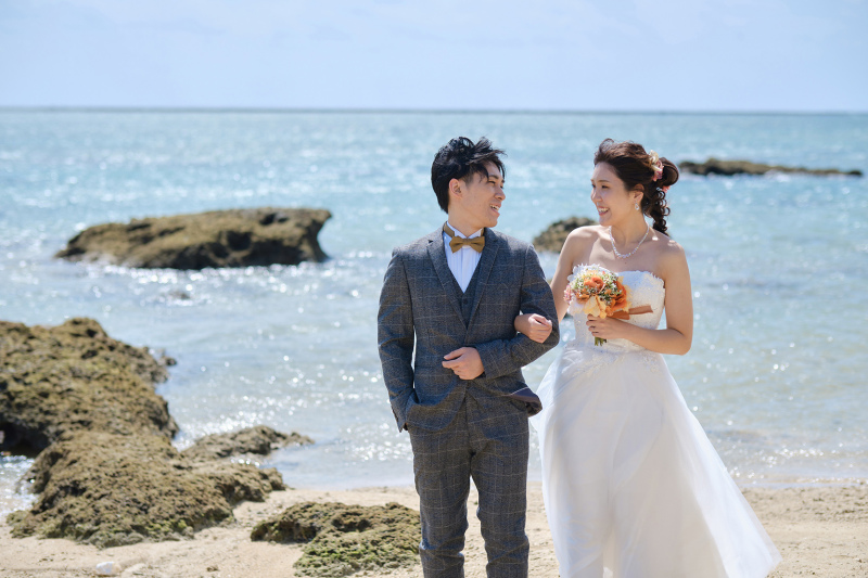 見つめ合って…