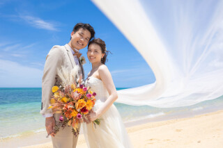 壮大な海のロケーションで、特別な瞬間を写真に