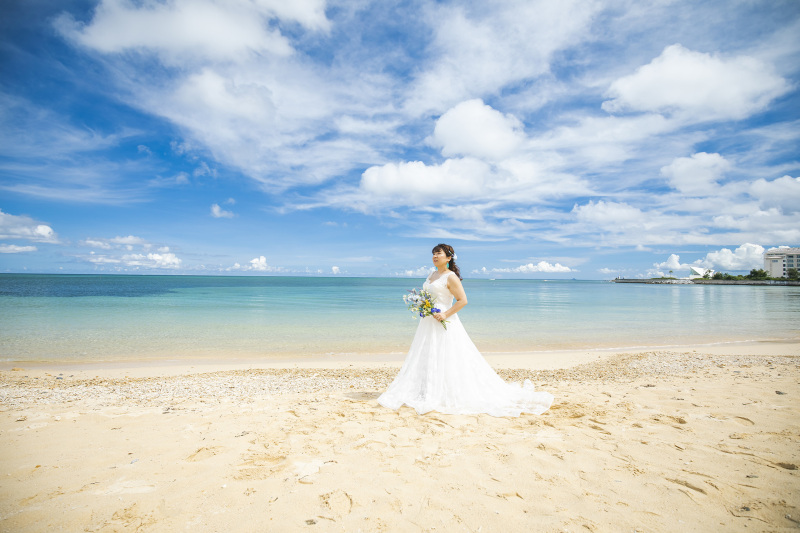 ビーチに舞い降りたのは…