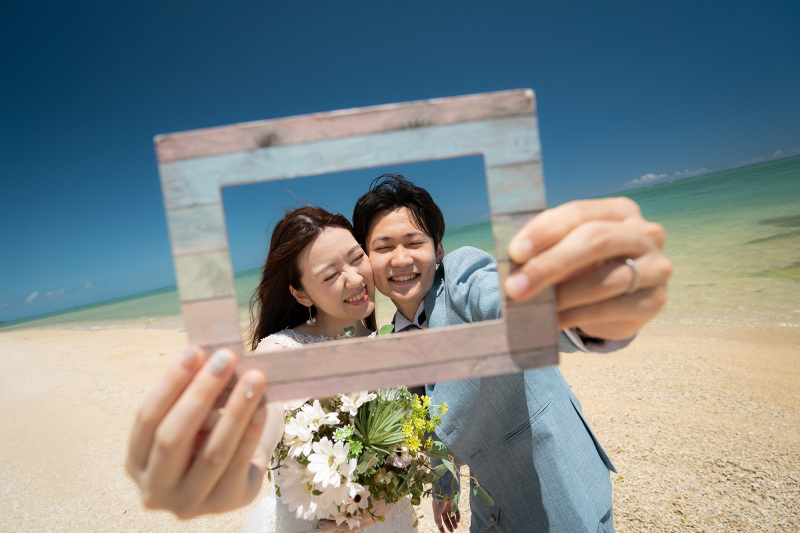 フォトフレームを手に