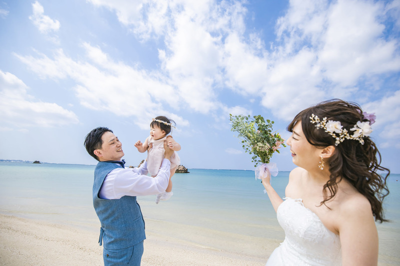 空と海をバックに☆