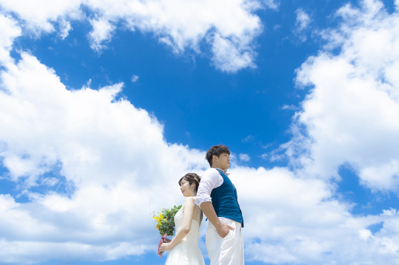 真っ青な空とフワフワ雲