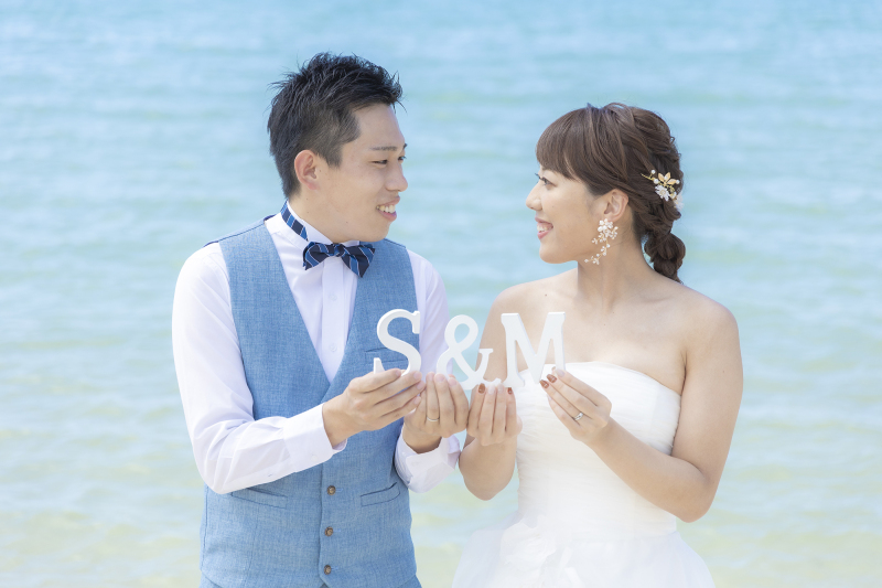 ブルーのバックに