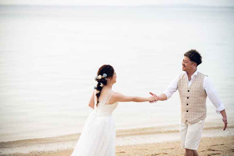 手を取り合って♡