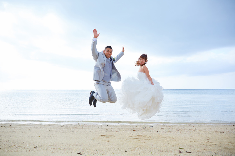 広大な海と空をバックにJUMP！！！