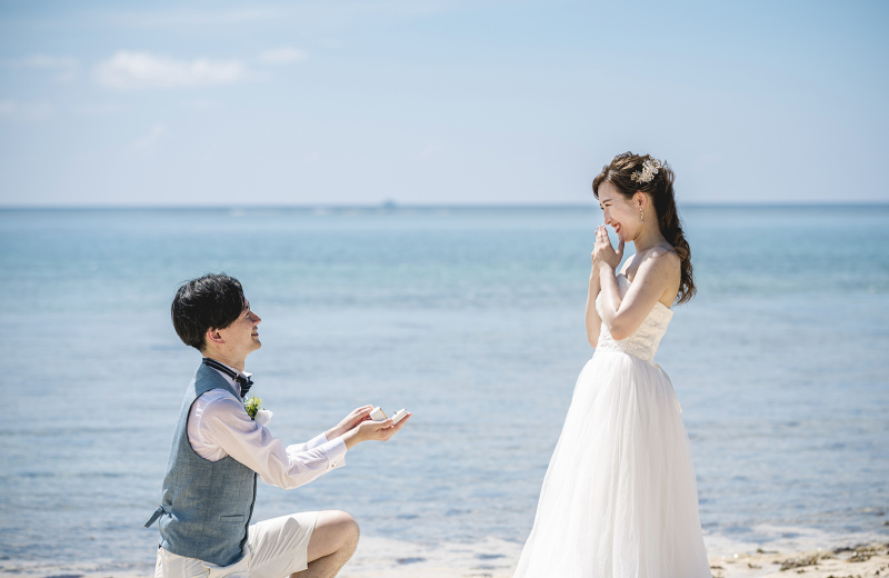 ビーチでプロポーズ