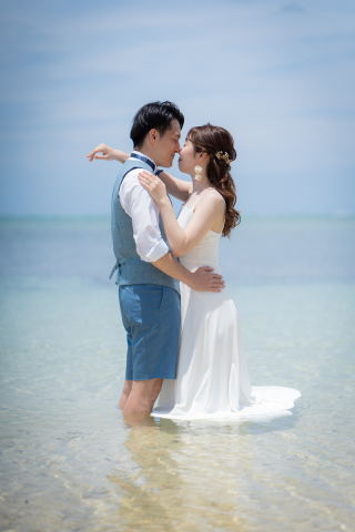 冨着ビーチでフォトウェディング