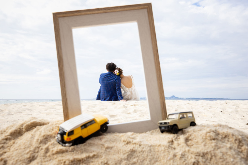 小さな車とおふたり