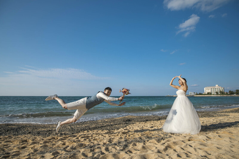 お次は新婦様に向かって！