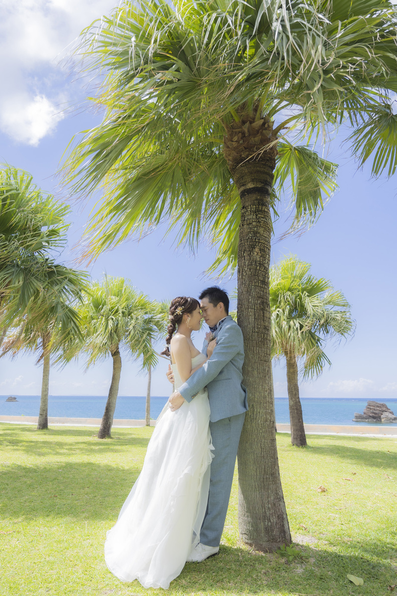 ヤシの木の下で・・・