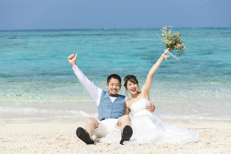 無人島に広がる綺麗な海で♪