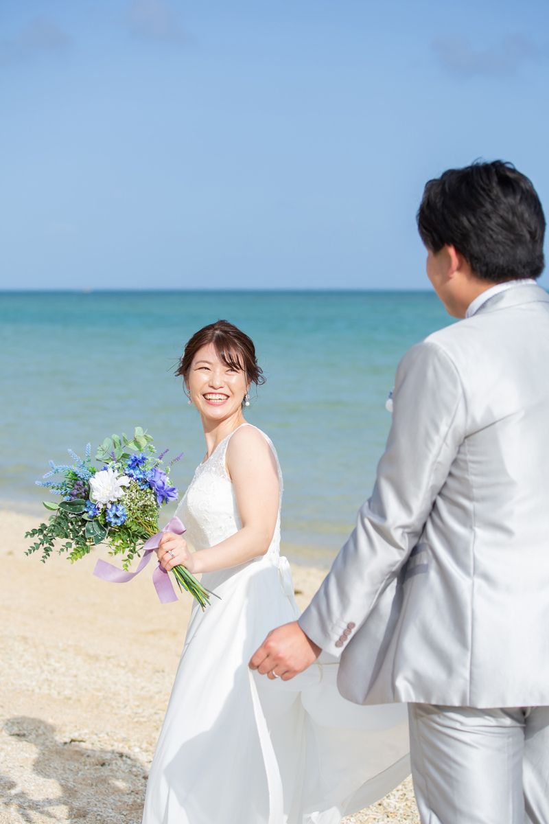 可愛らしい笑顔の新婦様