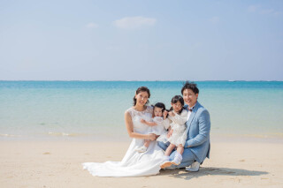 ビーチでファミリーフォト⭐︎
