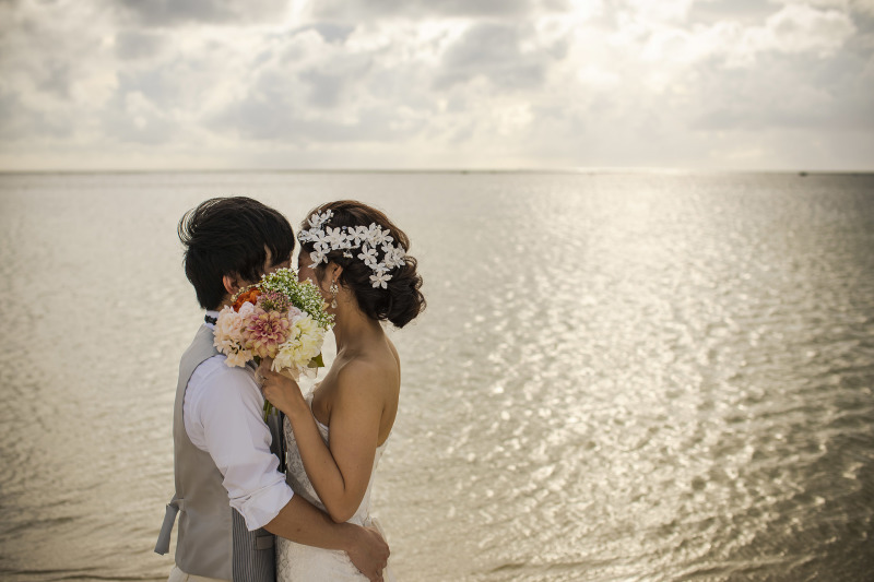 綺麗なビーチでウェディングフォト*