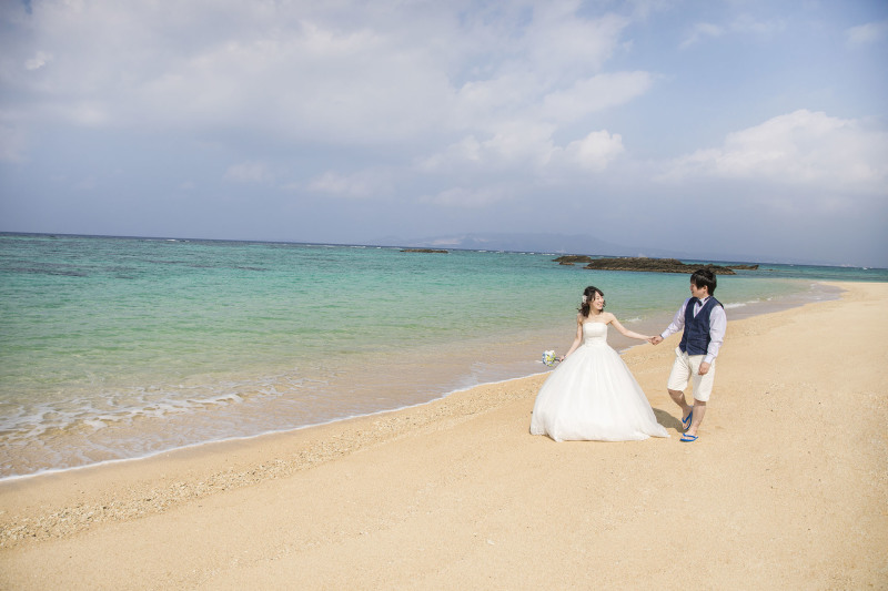 白い砂浜でお散歩♪