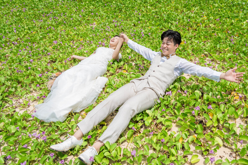 芝生にゴロン＊