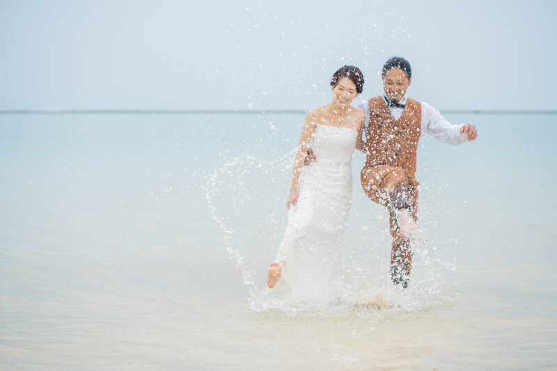 カメラに向かって思いっきり水をかけて！