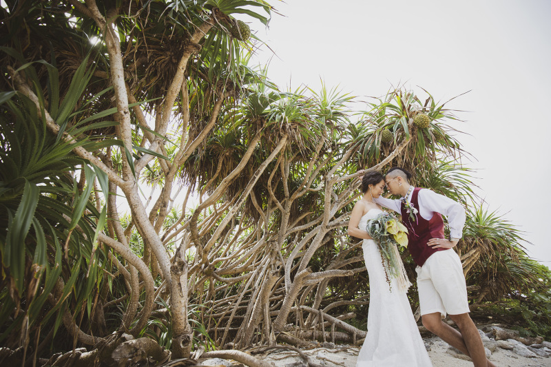 お持ち込みのブーケと木々と♪