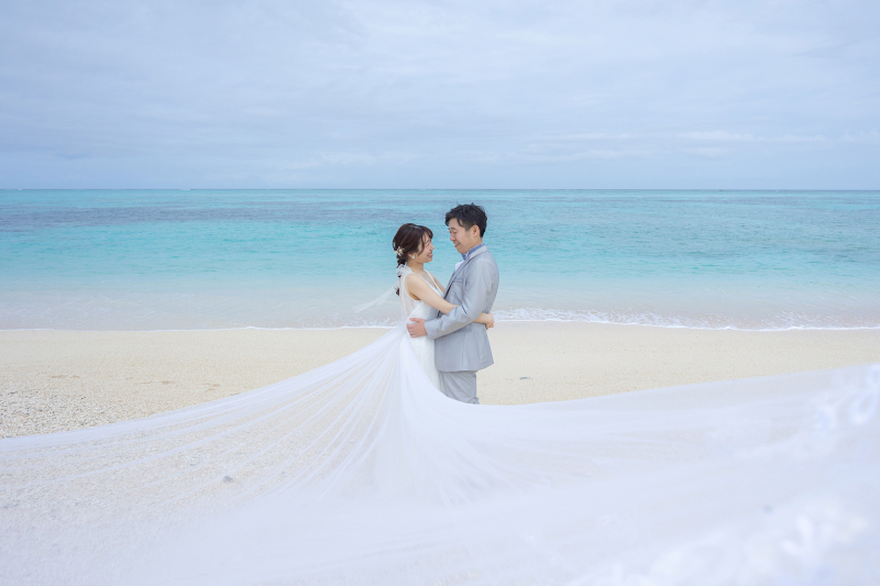 透き通る海と満点の笑顔