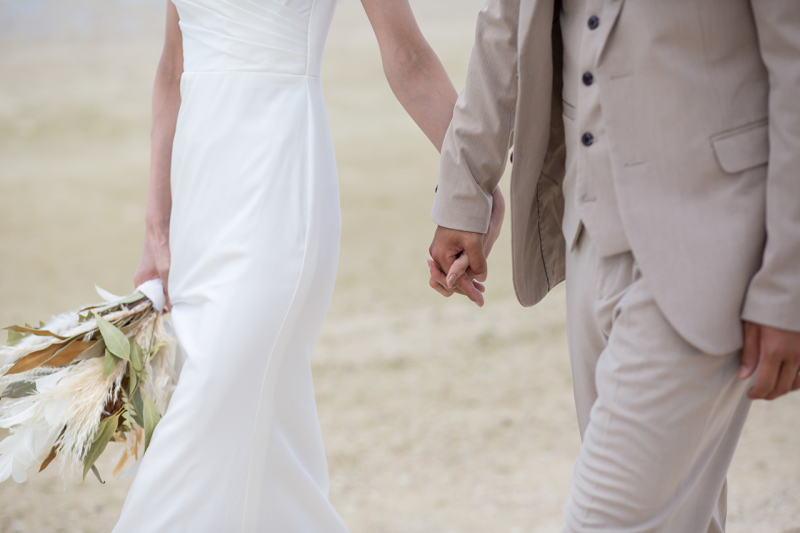 ビーチを歩きながら