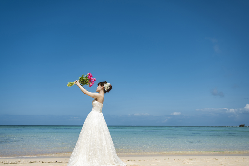 ソロショットにはたっぷりの沖縄ブルー♩