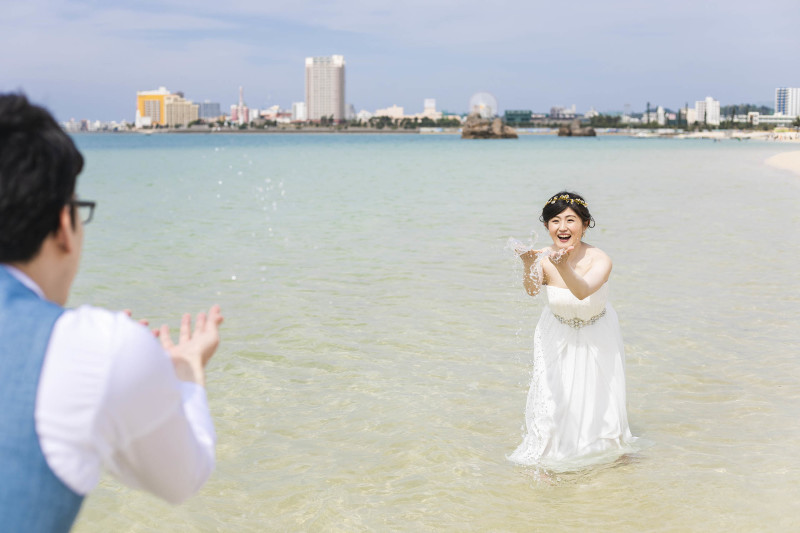 海に入って楽しく撮影っ！