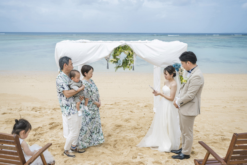 マーブルリゾートウェディング沖縄［MARBLE RESORT WEDDING 沖縄］_家族・友人を撮影に呼べる