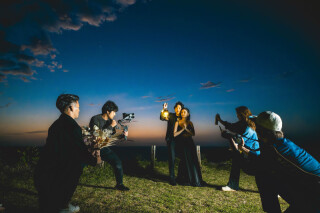 「思い出に感動を添えて一枚をお届けします」特に、特殊撮影、サンセット、ナイト、星空撮影、アメイジング(雨撮影)、ドローン、水中撮影などを得意としています。一枚一枚細部に渡り美しく仕上げます。