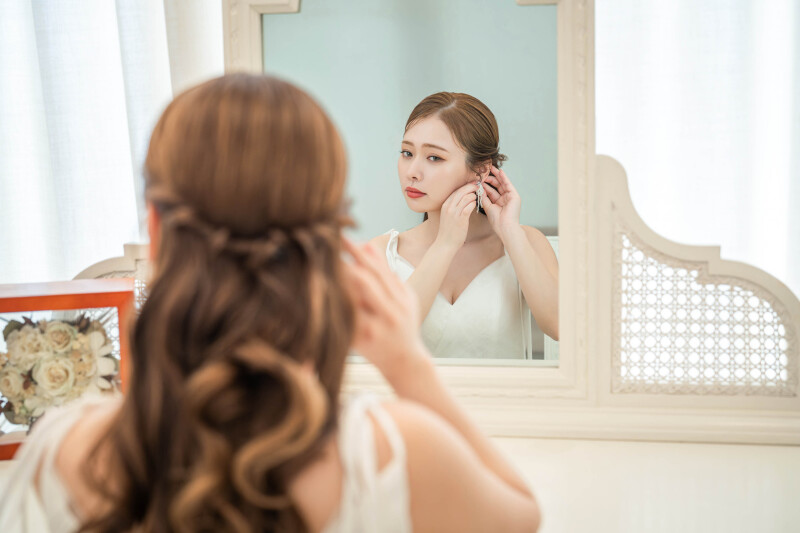 ＜梅雨期間限定＞【 チャペル＆ビーチ】 写真100カット+ 衣装2着付き+オリジナル台紙