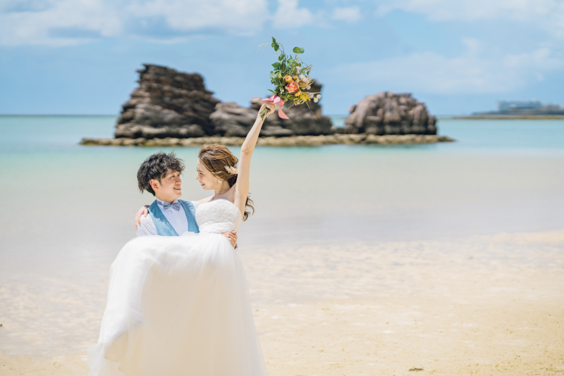 秋のスペシャル特価プラン!【 ビーチ&グリーン】11月平日限定 / 写真50カット+衣装+ヘアメイク付き