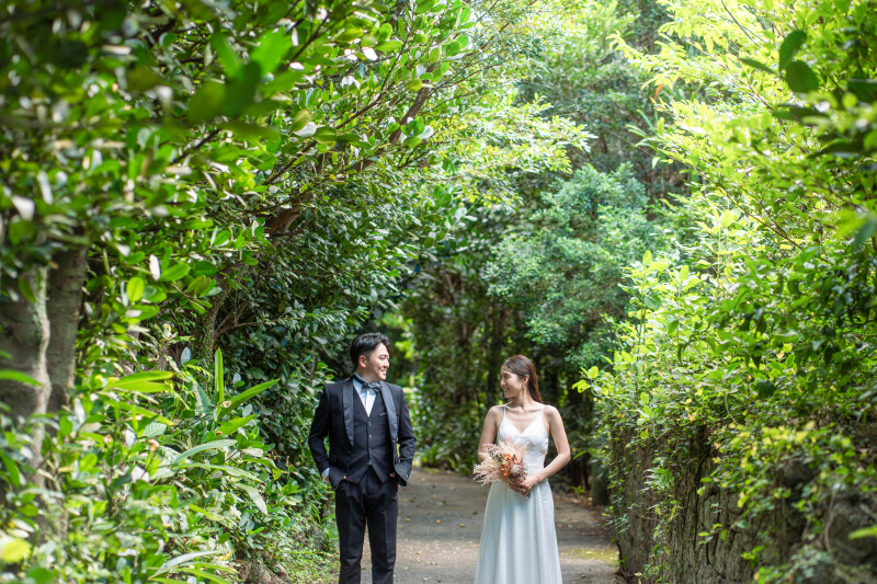 【超穴場スポット瀬底のフクギ通り&透明度の高い瀬底ビーチで撮影】沖縄本島ビーチ&グリーンスポット満喫プラン☆200カット