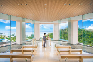 ＜梅雨期間限定＞【 チャペル＆ビーチ】 写真100カット+ 衣装2着付き+オリジナル台紙