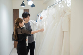 【ドレスにこだわりたい花嫁様必見!】無料 お衣装試着 受付中!
