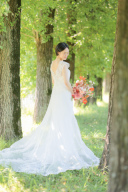 バックスタイルが映えるブランドドレス