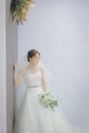 上品でエレガントでバックスタイルも