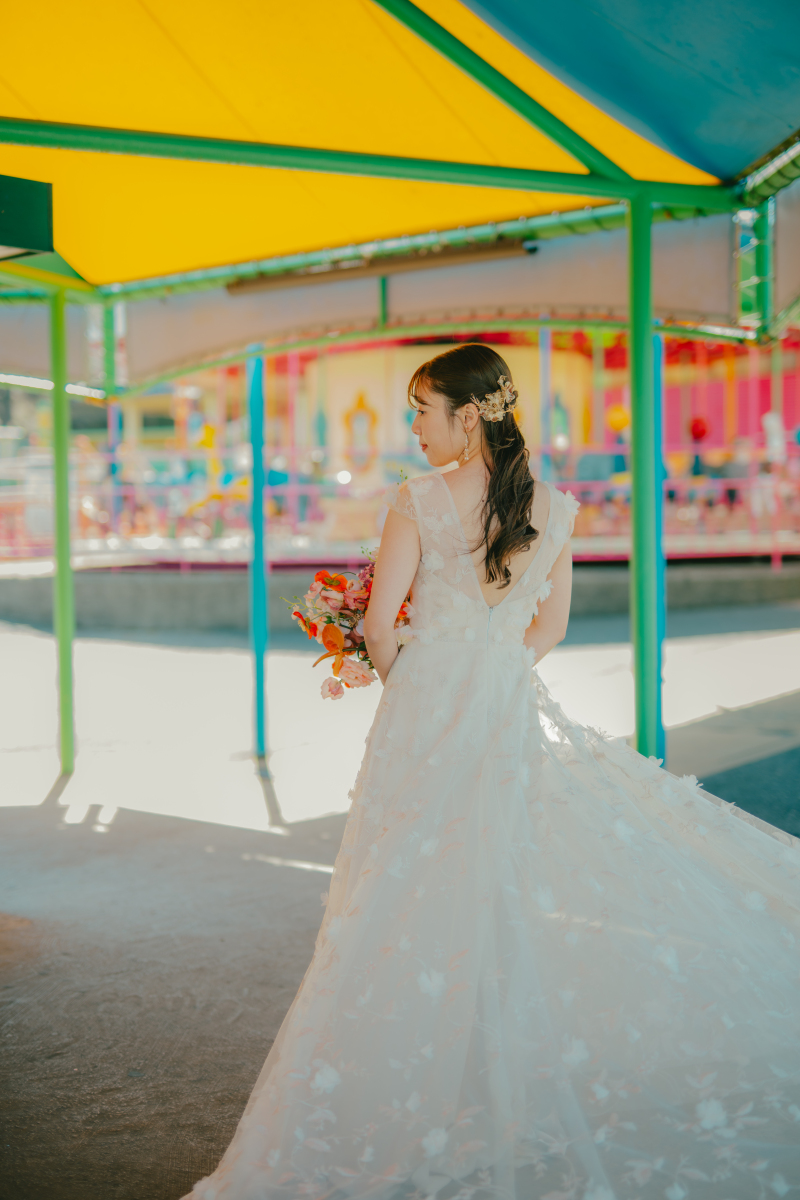 ショルダー付きの刺繍柄 