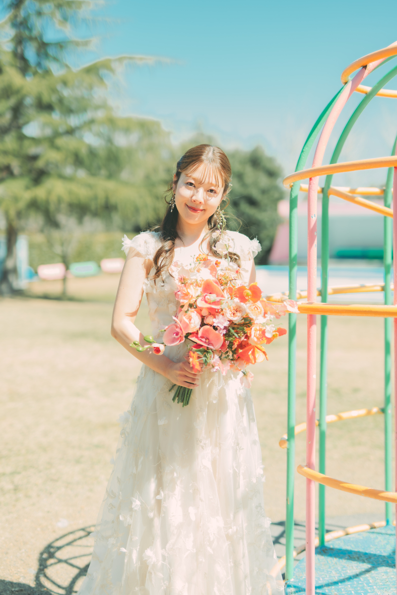 ショルダー付きの刺繍柄 