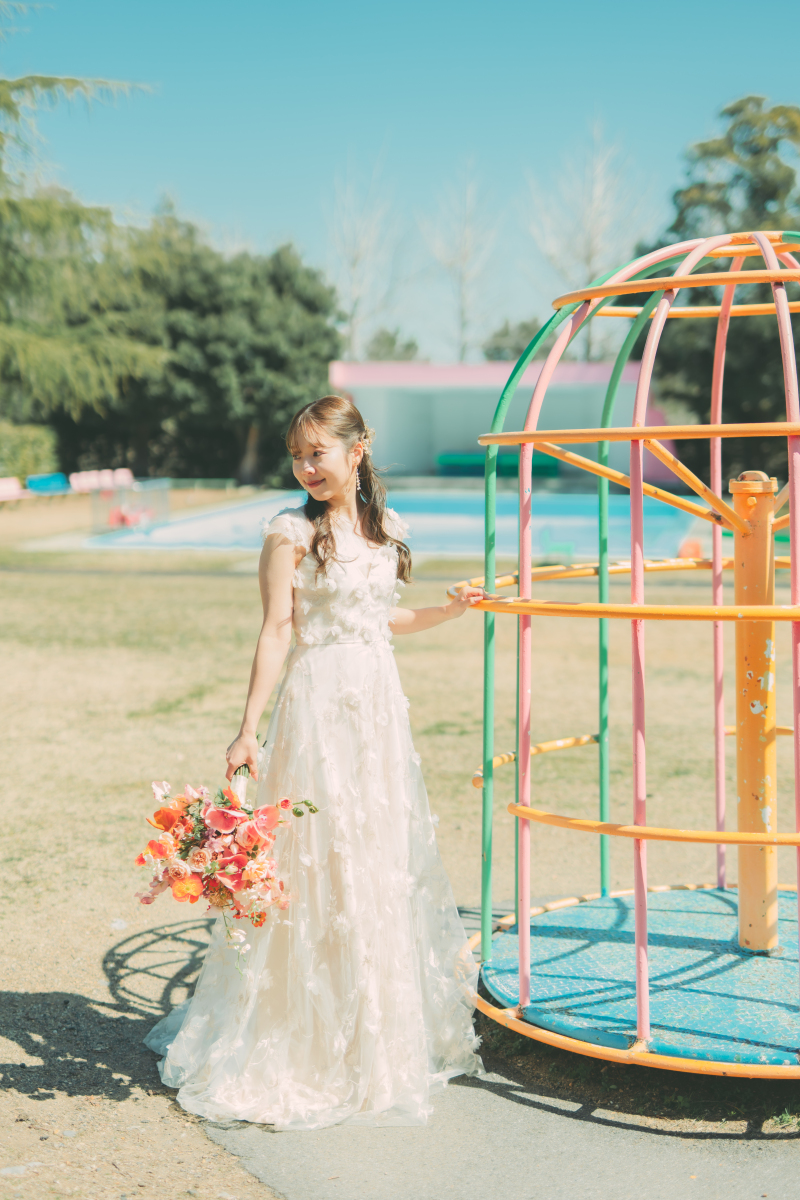 ショルダー付きの刺繍柄 