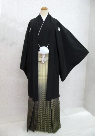 ゴールドの袴がゴージャス