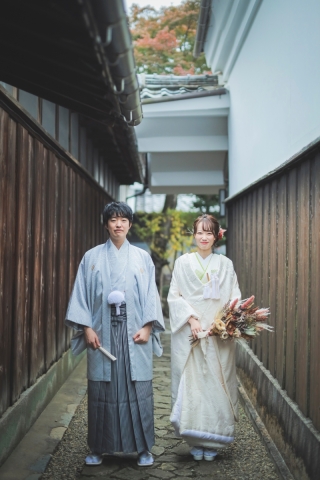 淡い色味のシルバーブルーがとってもオシャレ