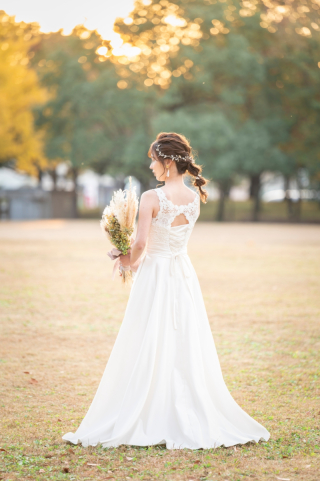 大人らしさと可愛さを兼ね備えたナチュラルドレス