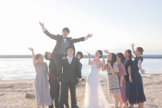 ご家族＆ご友人とのフォトウェディング　～衣装2着×4ヵ所～