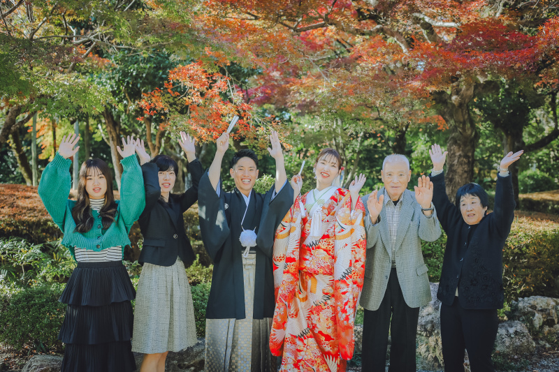 みんな揃って集合写真。バンザーイなんて何年振り?